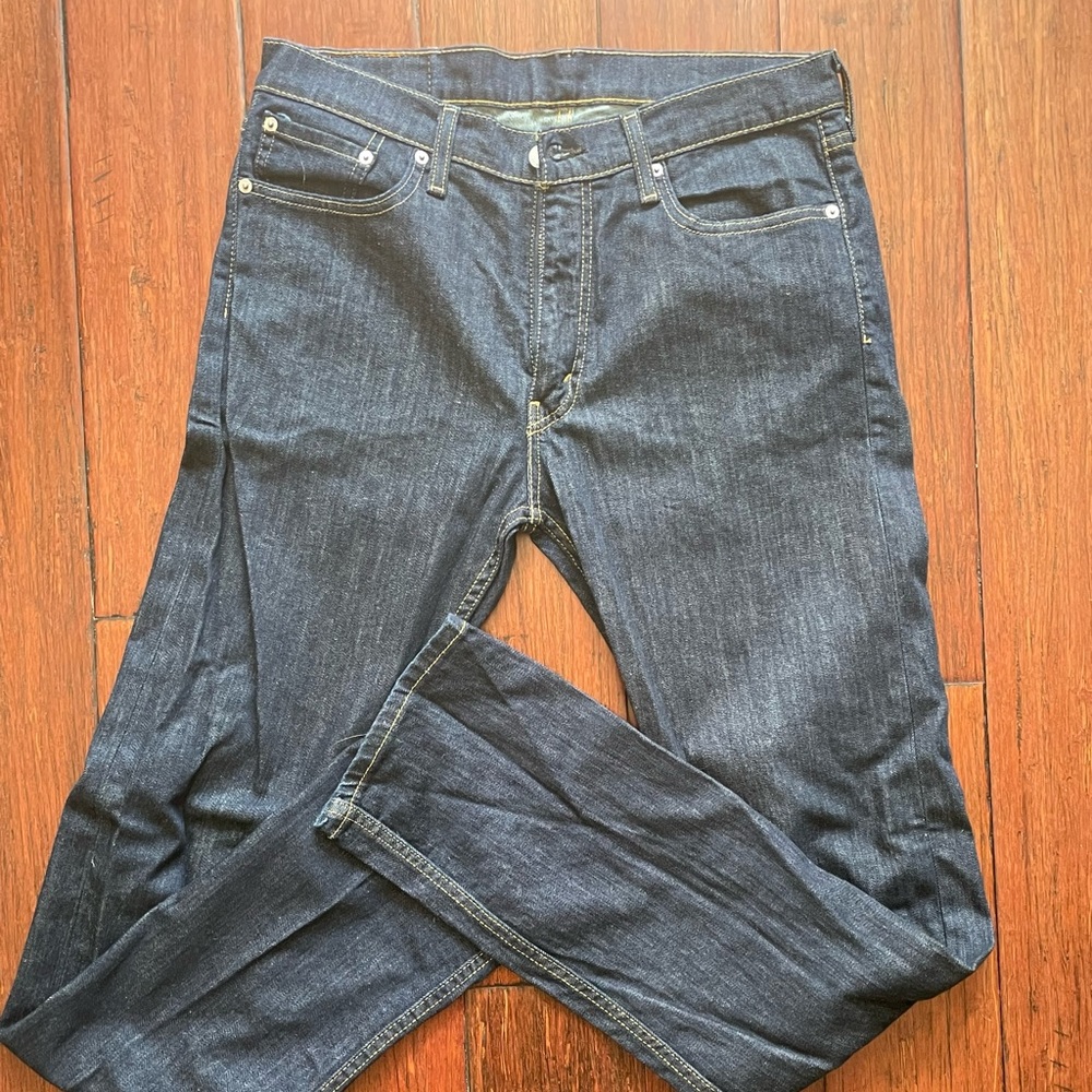 LEVI JEANS